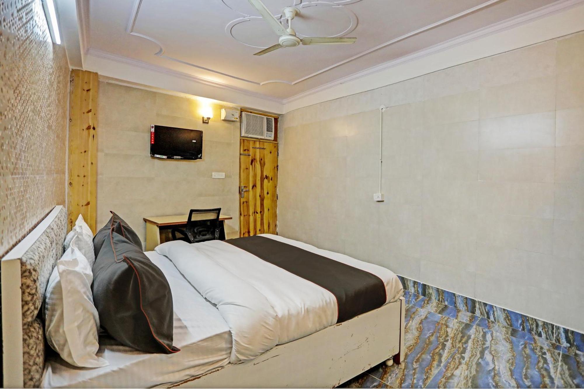 Umen Hotel Nearest Sector 66 Noida Exterior foto